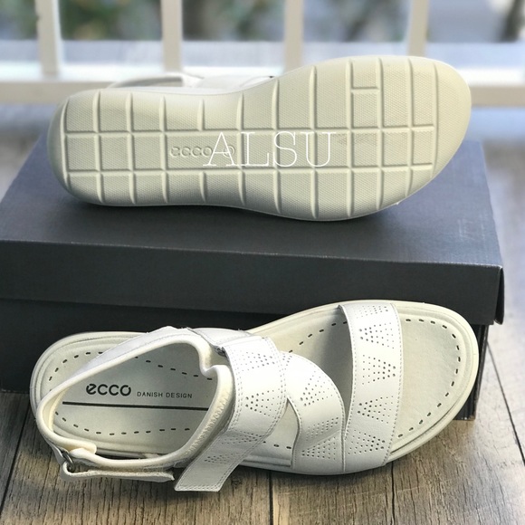 NWT ECCO Soft 5 Cross Strap Sandal White W AUTHENT - Picture 3 of 8